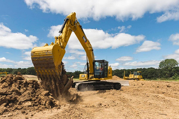 Fehlerbeseitigung bei der Abweichung des Baggerfahrgeräts der Serie CAT320