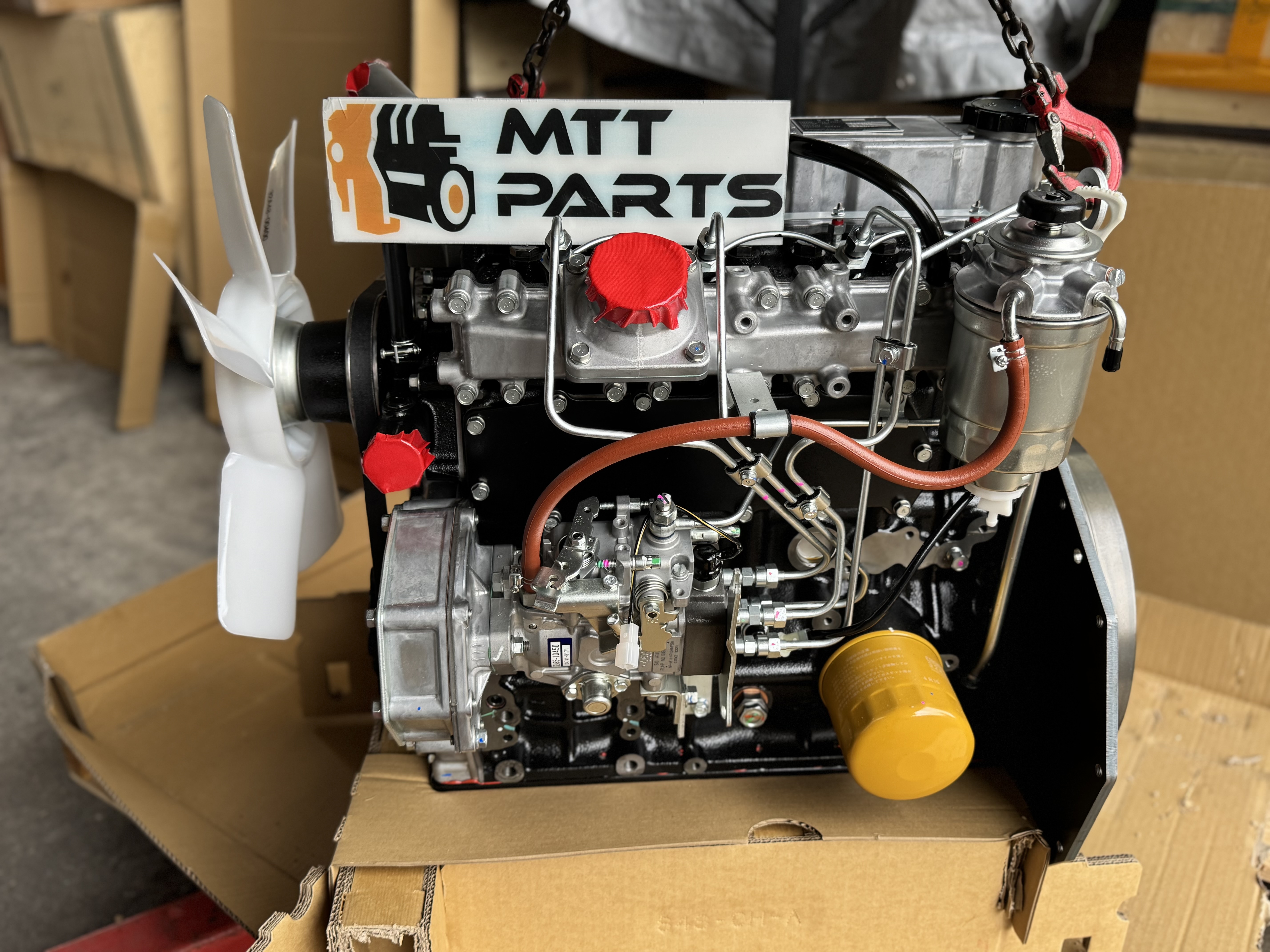 10 brandneue Mitsubishi S4S-Motoren an Kunden ausgeliefert